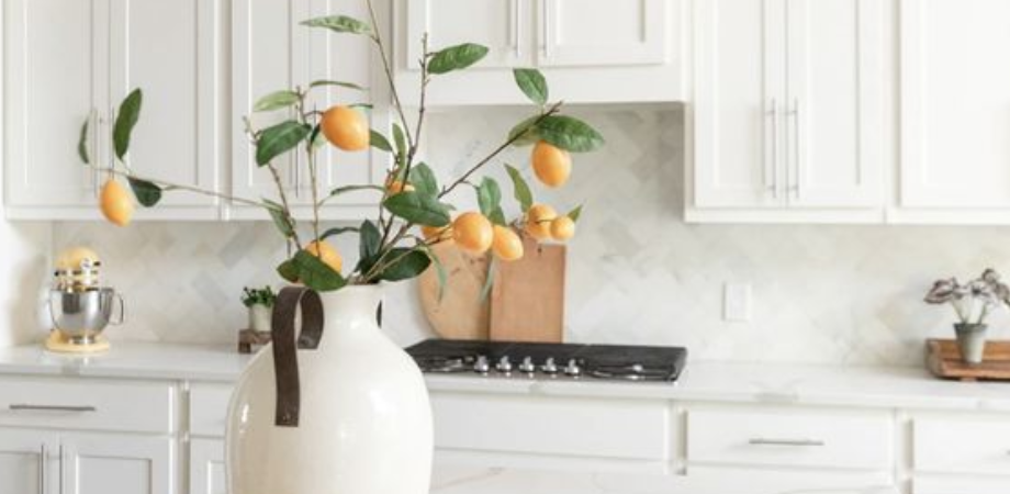 When life gives you lemons, ένταξε τα στη διακόσμηση σου.