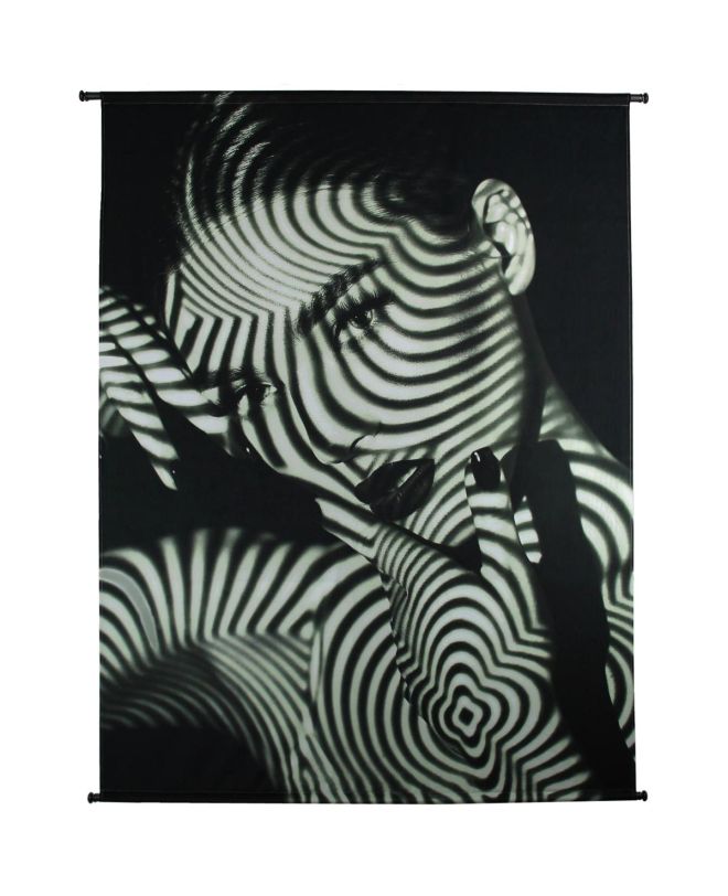 Διακοσμητικό Τοίχου Κρεμαστό Γυναίκα Ρίγες Μαύρο Βελούδο 140x170cm